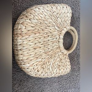 Women’s woven purse